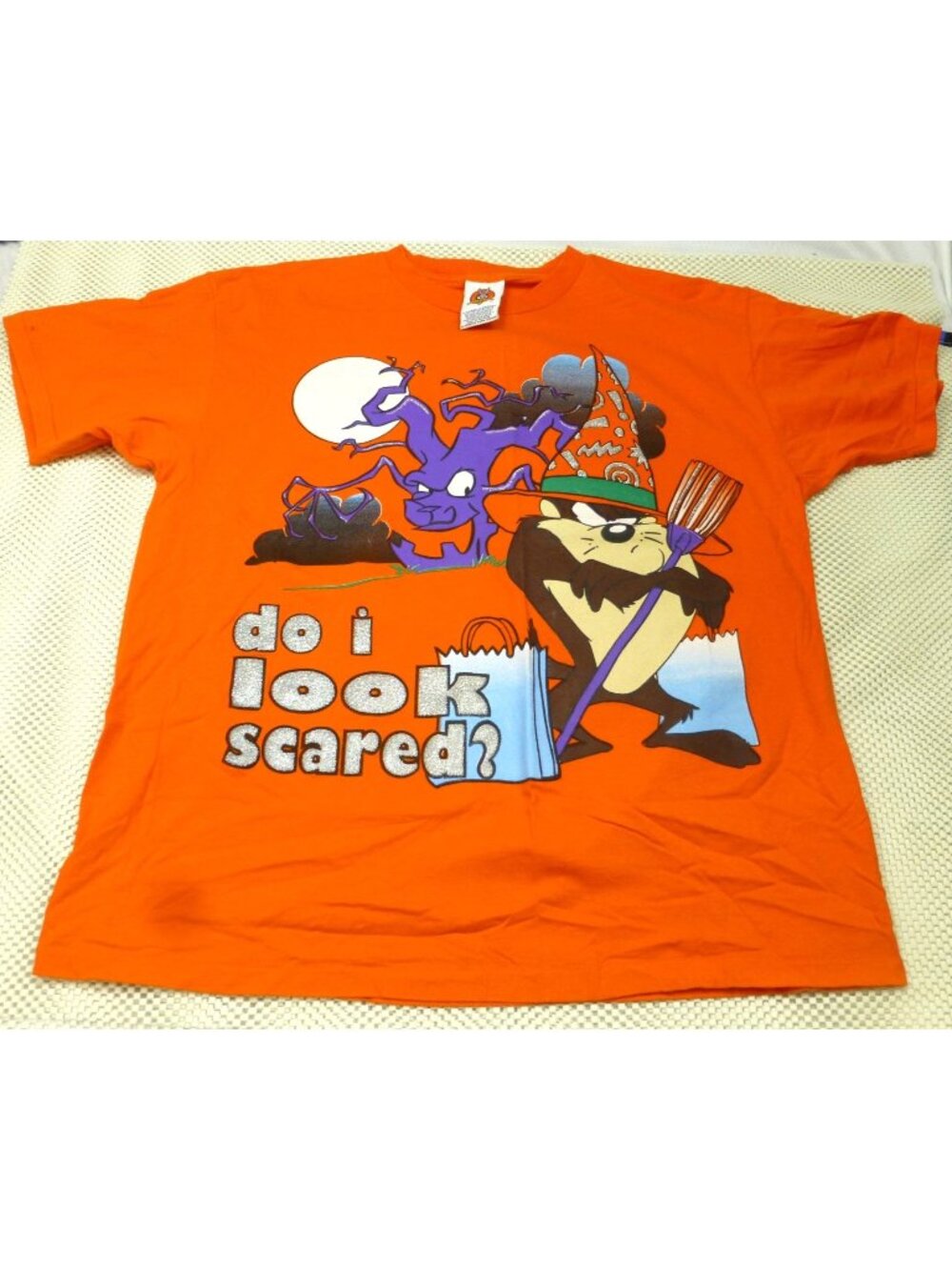 VTG 90's Looney Tunes Taz Halloween Orange Graphic Tee "Do I Look Scared?" XL Co